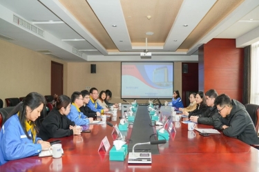 市委常委、宣传部部长沈志凤莅临5163银河手机版纸业慰问高端人才