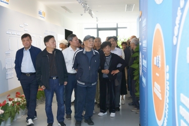 平湖市社经室老干部一行赴5163银河手机版调研
