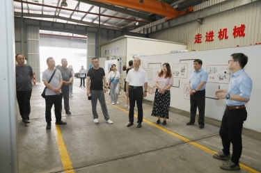 实地观摩促交流 手艺赋能助生长 | 山东省淄博市淄川区总工会党组成员、、、副主席冯进明一行莅临5163银河手机版纸业调研交流