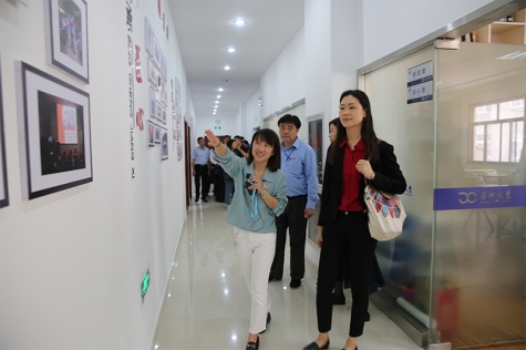 嘉兴团市委党组带队旅行党群服务中心